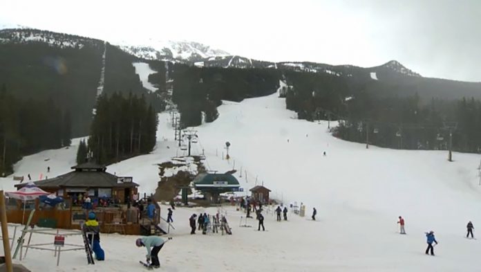 Coronavirus Canada Updates: Lake Louise Ski Resort among latest COVID-19 outbreaks in Calgary zone